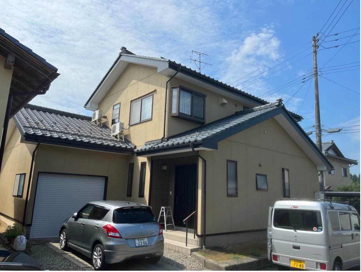 外壁塗装後の住宅の全景